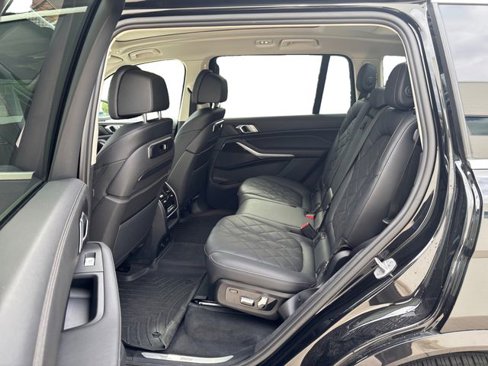 Used 2023 BMW X7 xDrive40i image 24