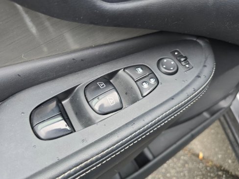 Used 2018 Nissan Murano SV image 24