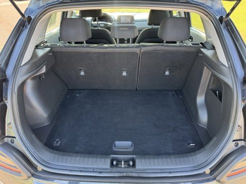Used 2021 Hyundai Kona SE image 7