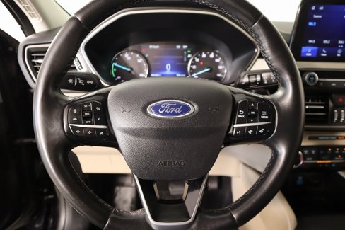 Used 2022 Ford Escape SEL image 3