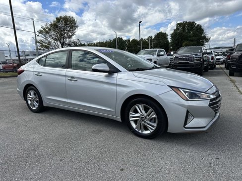 Used 2019 Hyundai Elantra SEL image 2