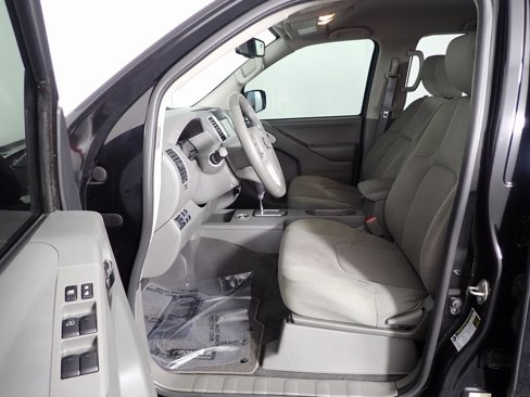 Used 2020 Nissan Frontier SV w/ Midnight Edition Floor Mats image 18