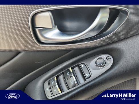 Used 2015 INFINITI Q50 Premium w/ Navigation Package image 16