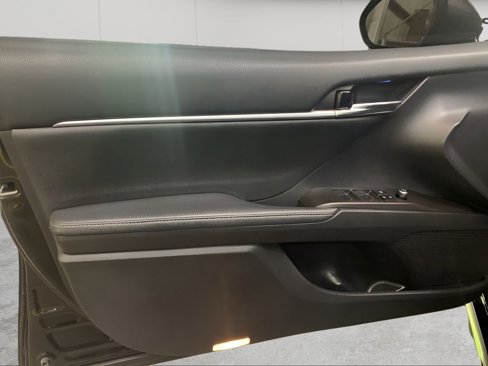 Used 2023 Toyota Camry XSE image 14