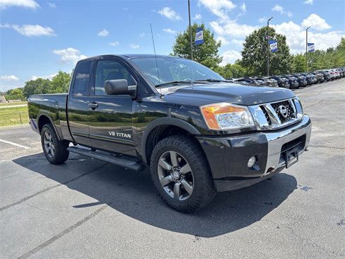 Used 2015 Nissan Titan SV w/ SV Value Truck Package image 13