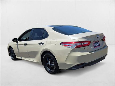 Used 2018 Toyota Camry LE image 7
