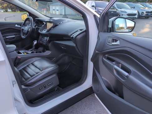 Used 2018 Ford Escape Titanium w/ Ford Safe & Smart Package image 6