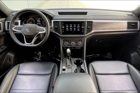 Used 2021 Volkswagen Atlas Cross Sport SE image 16