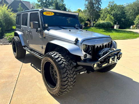 Used 2013 Jeep Wrangler Unlimited Sahara w/ Dual Top Group image 9