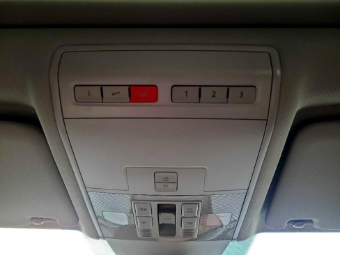 Used 2018 Volkswagen Atlas SEL Premium image 34