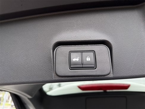 Certified 2022 Nissan Rogue SV w/ SV Premium Package image 35