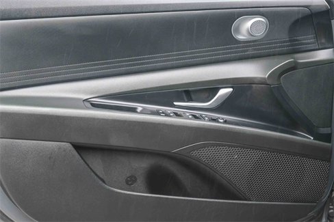 Certified 2023 Hyundai Elantra SEL image 20