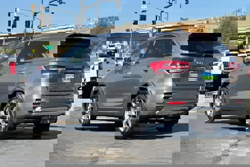 Used 2018 Kia Sorento SX image 6