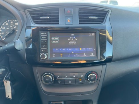 Used 2019 Nissan Sentra S image 9