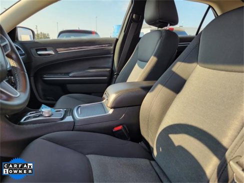 Used 2018 Chrysler 300 Touring w/ Sport Appearance Package image 16