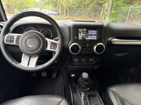 Used 2015 Jeep Wrangler Unlimited Sport image 26