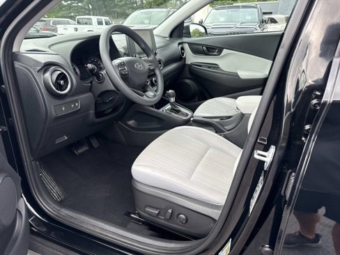 Used 2023 Hyundai Kona SEL w/ Cargo Package image 18