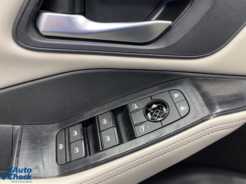 Used 2024 Nissan Rogue SV image 18