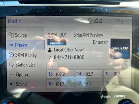 Used 2020 Toyota Camry XLE image 16