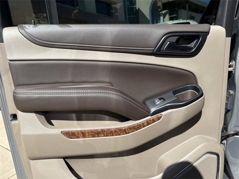 Used 2017 Chevrolet Suburban Premier image 13