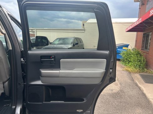 Used 2015 Toyota Sequoia SR5 image 40