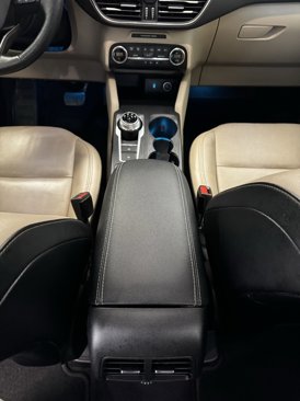 Used 2020 Ford Escape Titanium image 22