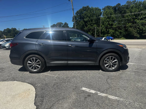 Used 2017 Hyundai Santa Fe SE image 7