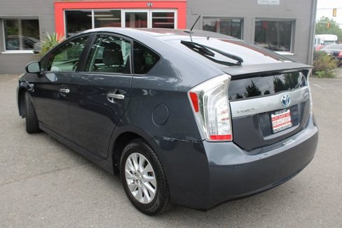 Used 2014 Toyota Prius Plug-In Hybrid image 6