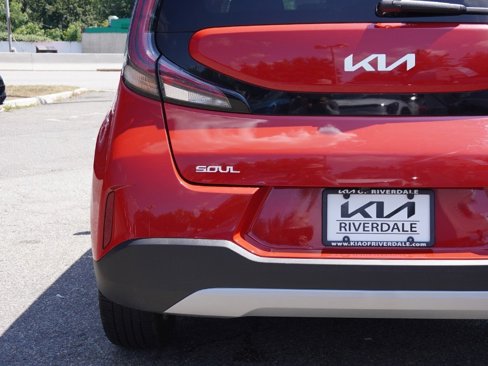 Used 2023 Kia Soul LX w/ LX Technology Package image 14