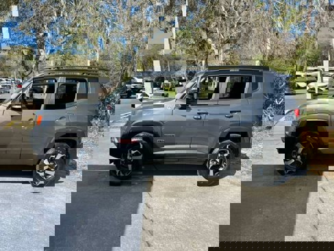 Used 2022 Jeep Renegade Trailhawk w/ Sun/Sound Group image 2