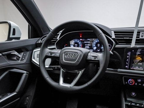 New 2025 Audi Q3 2.0T Premium image 17