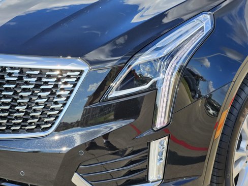 New 2025 Cadillac XT5 Luxury image 8