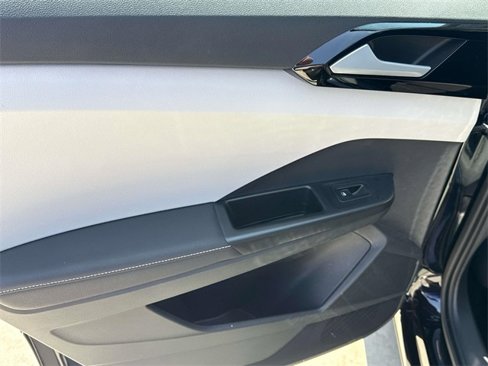 Certified 2025 Volkswagen Taos S image 27