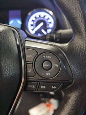 Used 2019 Toyota Camry L image 16