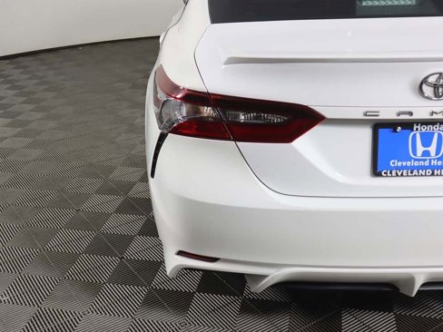 Used 2022 Toyota Camry SE image 13
