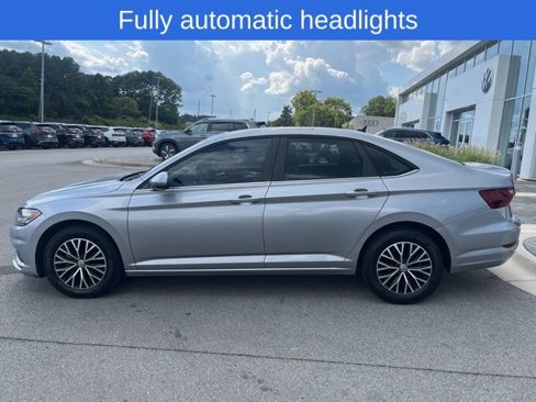 Certified 2021 Volkswagen Jetta SE image 9