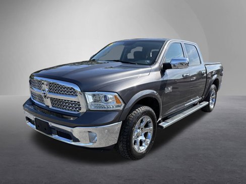 Used 2016 RAM 1500 Laramie w/ Convenience Group image 9