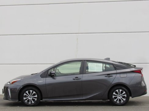 Certified 2020 Toyota Prius LE image 4