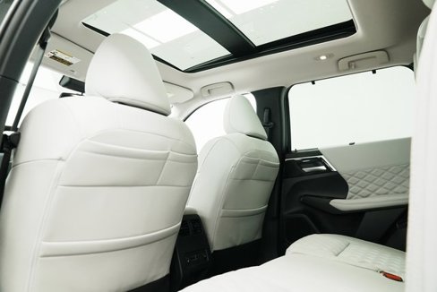 Used 2025 Mitsubishi Outlander SEL image 20