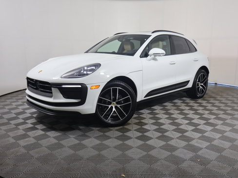 New 2025 Porsche Macan image 1