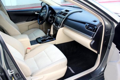 Used 2014 Toyota Camry LE image 19