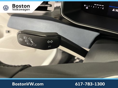Used 2025 Volkswagen Jetta SE image 14