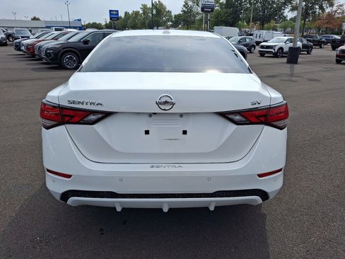 Used 2022 Nissan Sentra SV image 5
