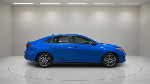 Used 2022 Kia Forte GT-Line image 2