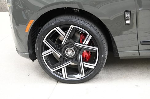 New 2025 Rolls-Royce Cullinan Black Badge image 25