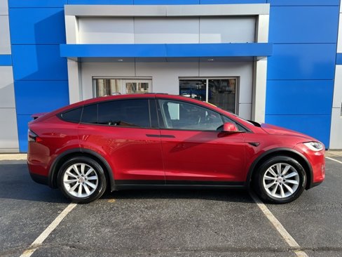 Used 2018 Tesla Model X image 4