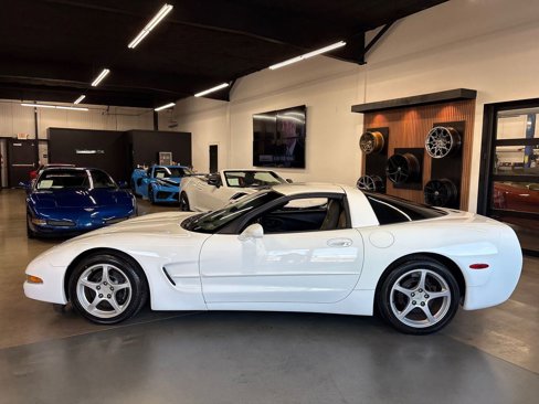 Used 2004 Chevrolet Corvette Coupe w/ Preferred Equipment Group image 4