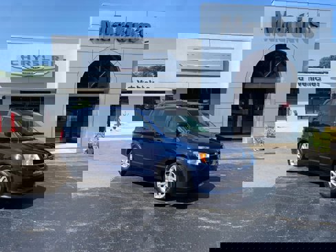 Used 2014 Dodge Grand Caravan SXT image 2