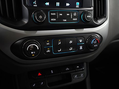 Used 2015 Chevrolet Colorado LT w/ Luxury Package image 21