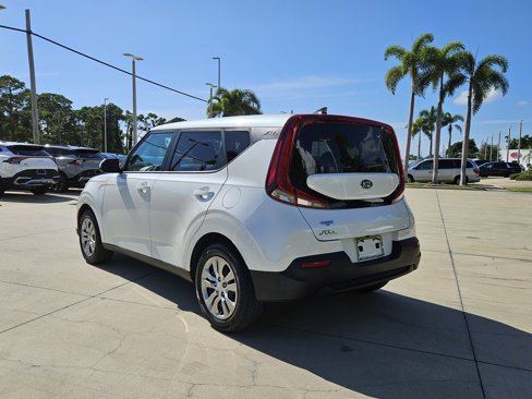Certified 2021 Kia Soul LX image 5